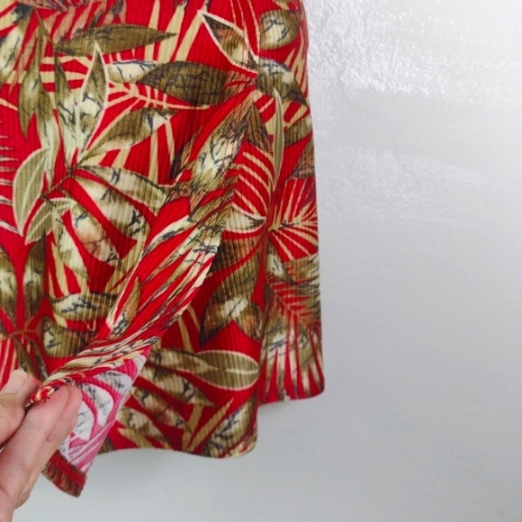 ♥️Bundle Only♥️ Catalina Hawaiian Rustic Red & Sage Green Swim Wrap SZ S-M - Picture 3 of 9